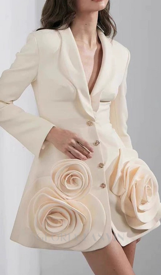 BEULAH 3D FLOWER EMBELLISHED BLAZER IN BEIGE