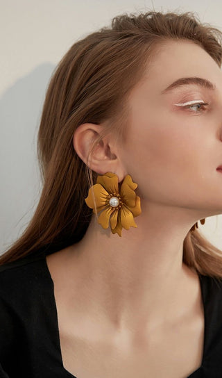 BROWN PETAL ALLOY EARRINGS