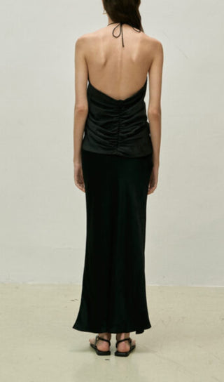 DRAPED HALTERNECK TOP IN BLACK