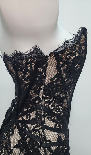 STRAPLESS LACE APPLIQUES MINI DRESS IN BLACK