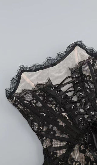 STRAPLESS LACE APPLIQUES MINI DRESS IN BLACK